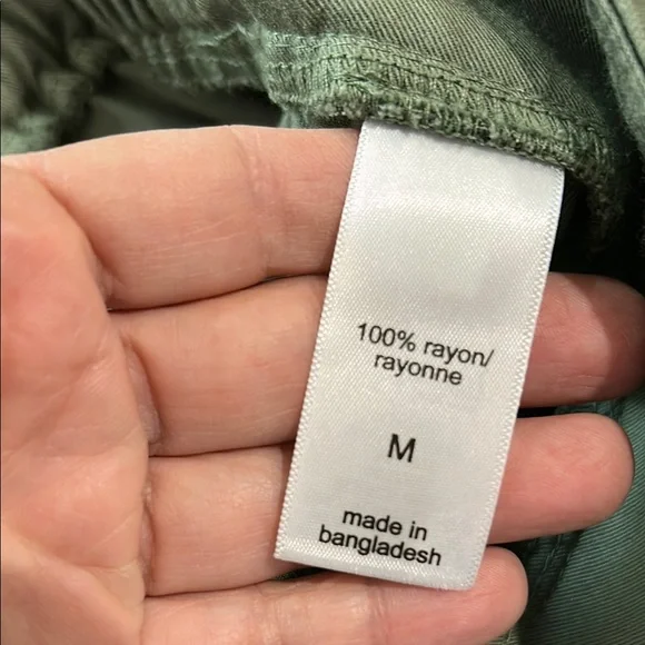 Like new - MAURICES Flowy Olive Green Culotte Pants - Picture 3 of 9